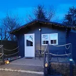 Delightful Log Apartment *