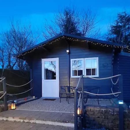 Delightful Log Apartment *